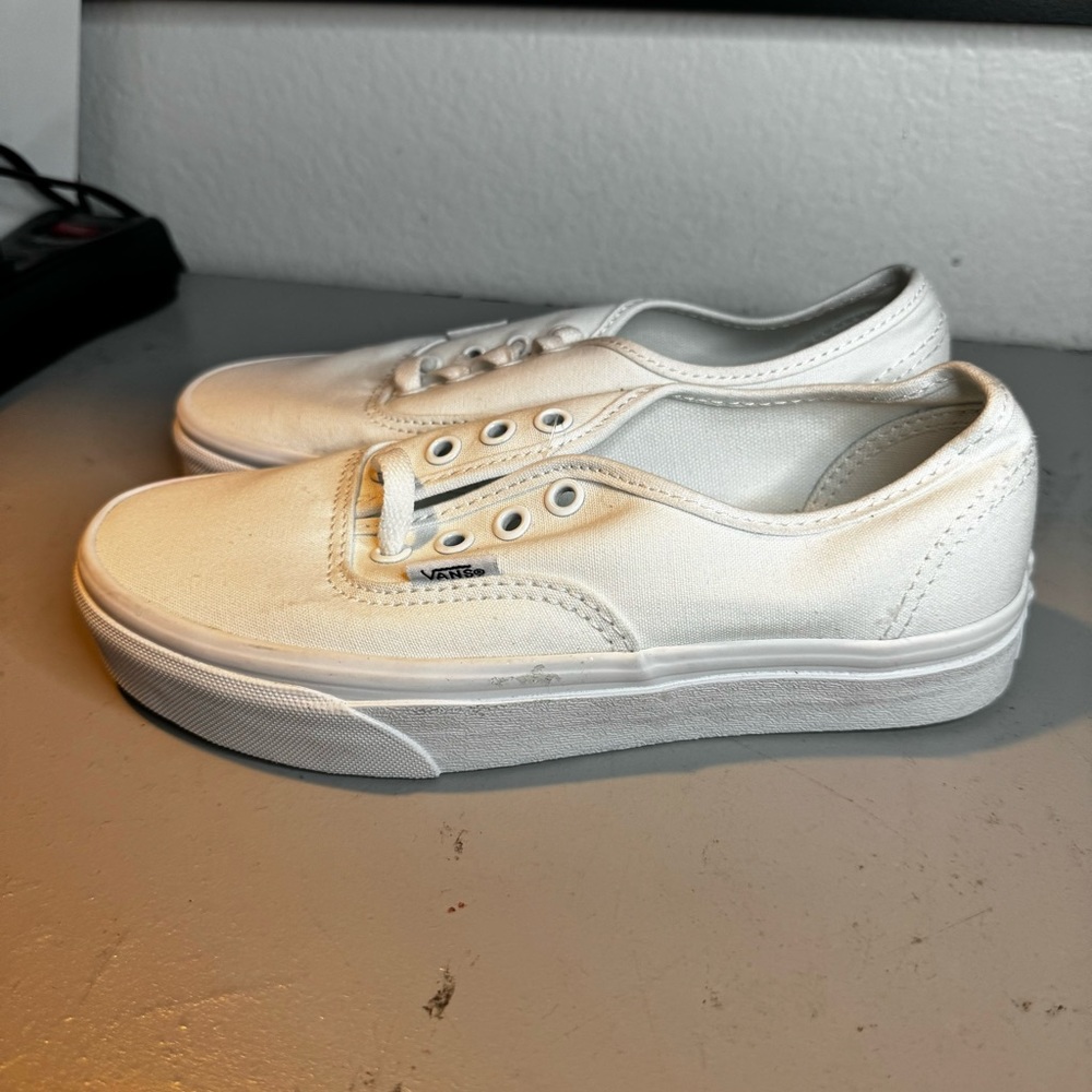 Vans - Picture 3 of 6